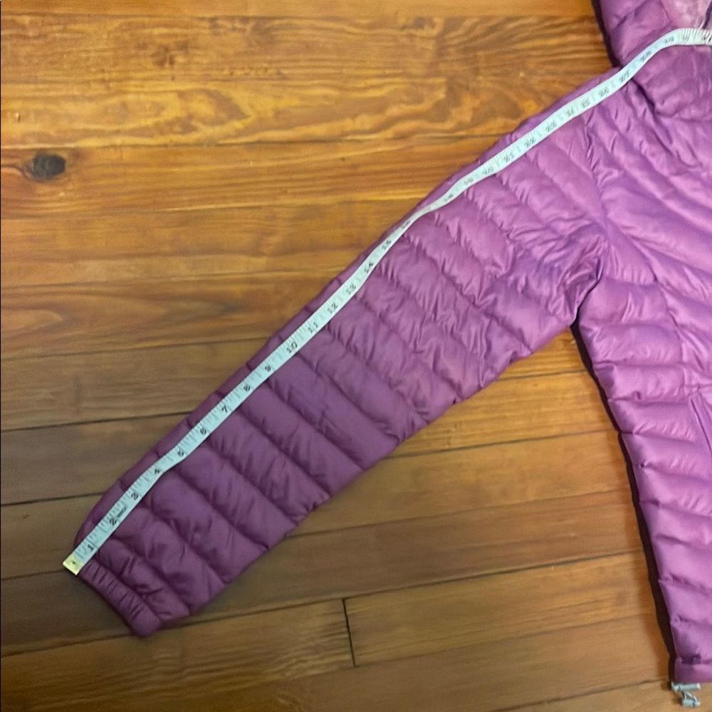 Mountain Hardwear women’s XS Purple Puffer Jacket with Hood - Picture 2 of 8